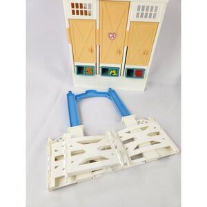 Vintage 1998 Barbie Riding Stable Barn #18428 Horse Corral Fence Play Set Ranch